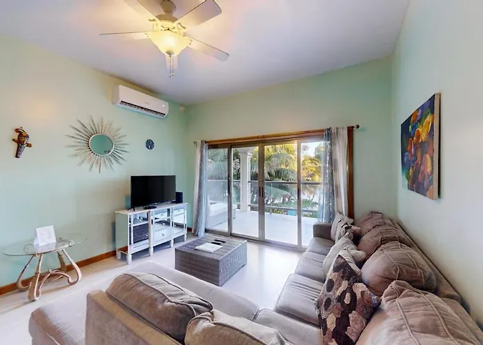 Relaxing With Shared Pool Ocean Views Partial Ac & Wifi Сasa de vacaciones
