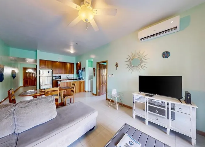 Сasa de vacaciones Relaxing With Shared Pool Ocean Views Partial Ac & Wifi *