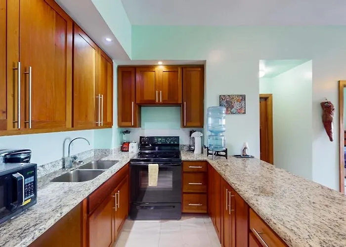 Relaxing With Shared Pool Ocean Views Partial Ac & Wifi Сasa de vacaciones