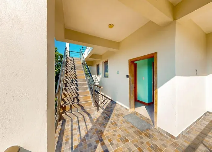 Relaxing With Shared Pool Ocean Views Partial Ac & Wifi Сasa de vacaciones